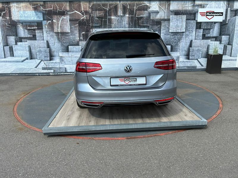 Volkswagen Passat (2018) 2.0TDi, 110KW, R-LINE, ACC,DPH - fotka 8 z 24