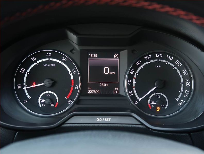 Škoda Octavia (2015) RS 2.0 TSI, Automat - fotka 11 z 19