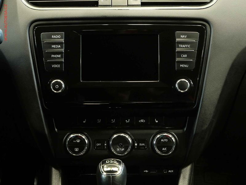 Škoda Octavia (2014) 2.0 TDI, ČR, DSG, xenon, AC - fotka 14 z 15