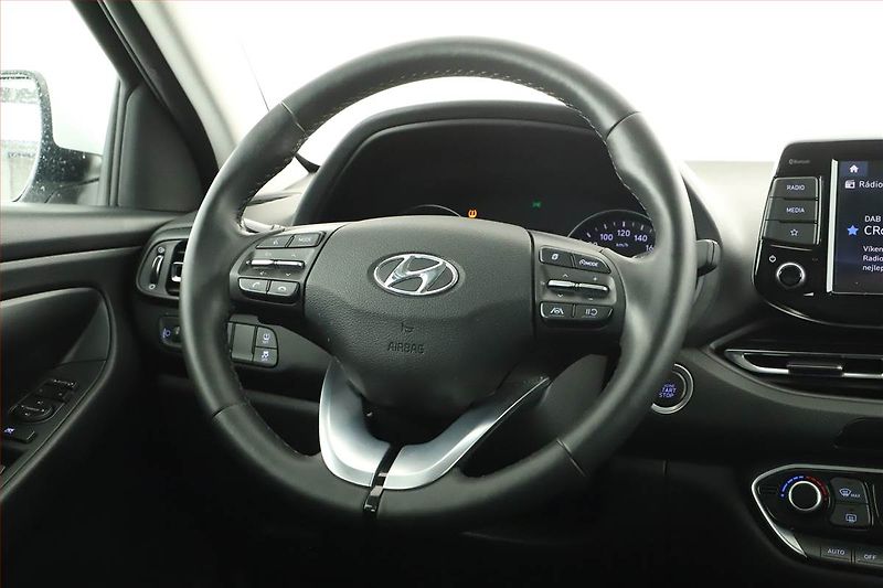 Hyundai i30 (2023) Comfort 1.0 T-GDI, Automat, ČR - fotka 8 z 14