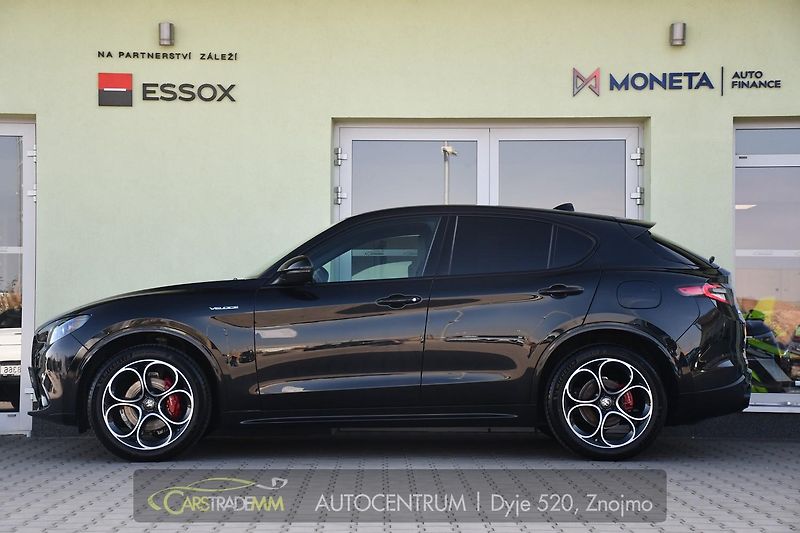 Alfa Romeo Stelvio 2.2D 16V 154kW Veloce AT8-Q4 - fotka 2 z 52