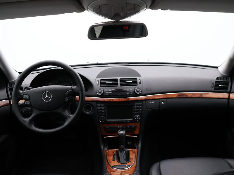 Mercedes-Benz Třídy E 3,0 280 CDI 4Matic Elegance - fotka 15 z 32