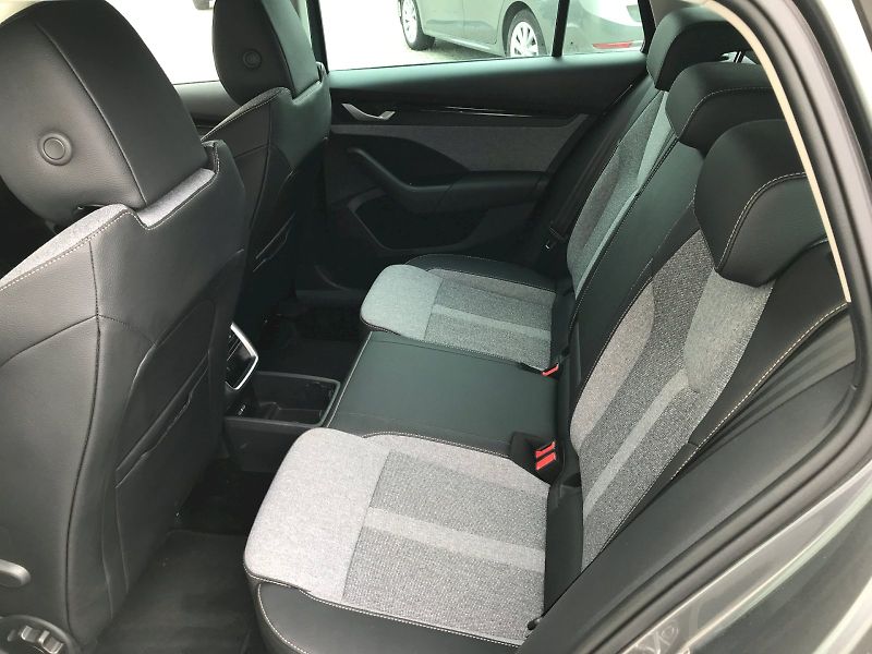 Škoda Octavia (2025) COMBI TOP SELECTION 1,5 TSI M- - fotka 18 z 28
