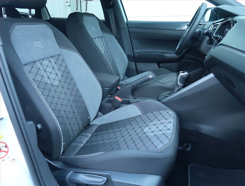Volkswagen Taigo (2024) 1.5 TSI - fotka 9 z 19