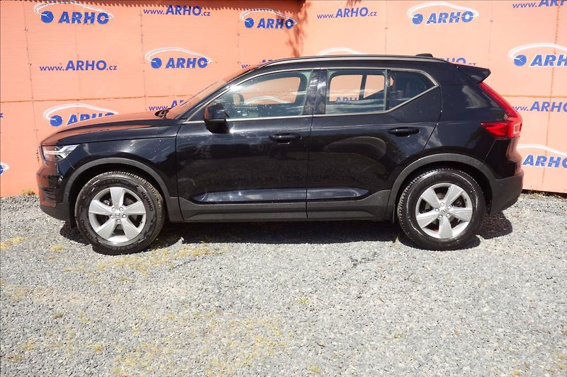 Volvo XC40 2,0 D3 110KW, MANUAL, FWD. - fotka 4 z 37