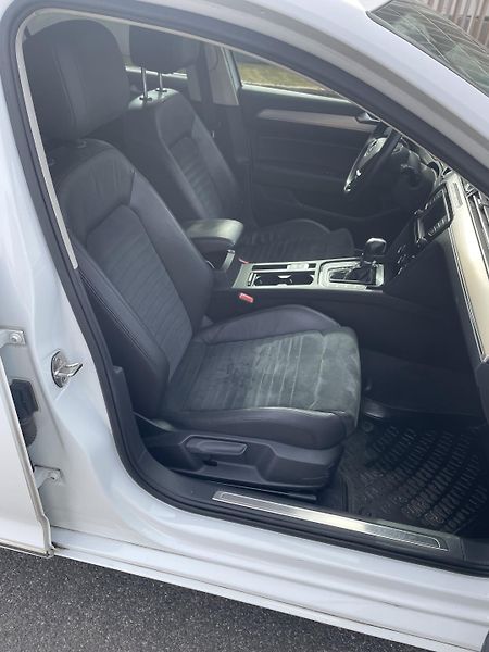 Volkswagen Passat (2015) VW Passat B8 BiTDI 4Motion DSG - fotka 11 z 12