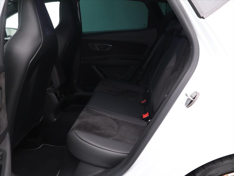 Seat Leon Cupra 2,0 TSI 221kW LED 1.Maj. - fotka 12 z 28