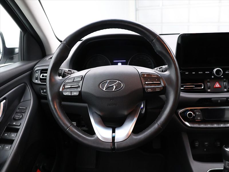 Hyundai i30 1,6 CRDI CZ 1.Maj. DPH - fotka 15 z 27