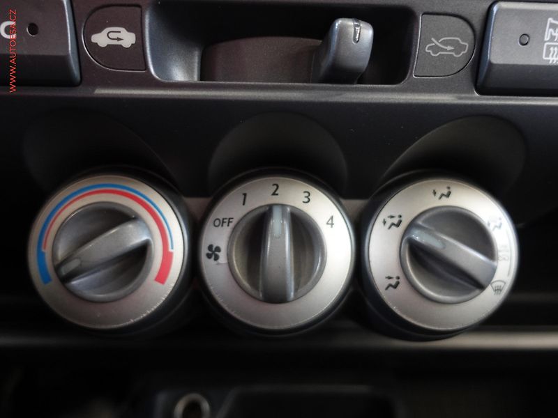 Honda Jazz (2005) 1.2i, AC, STK4/28 - fotka 16 z 17