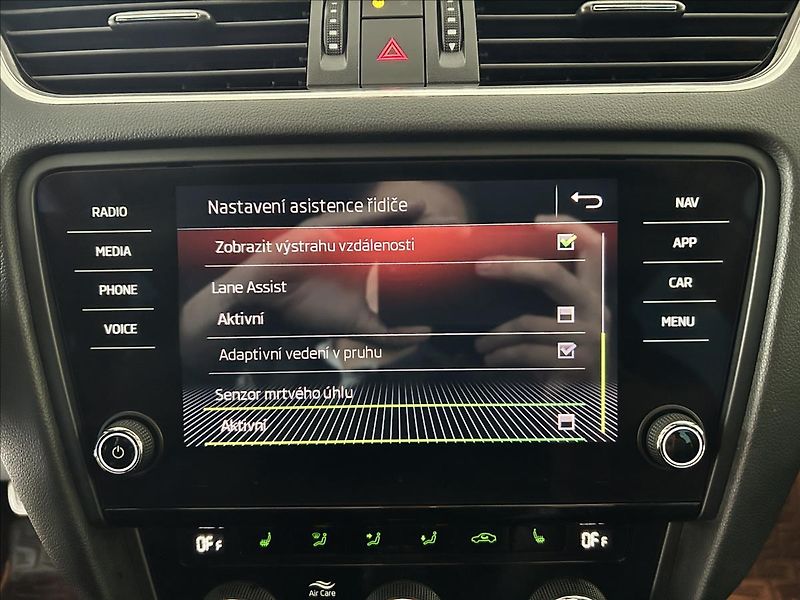 Škoda Octavia 2,0   TSI 180kW,RS,MANUÁL,SERV - fotka 20 z 34