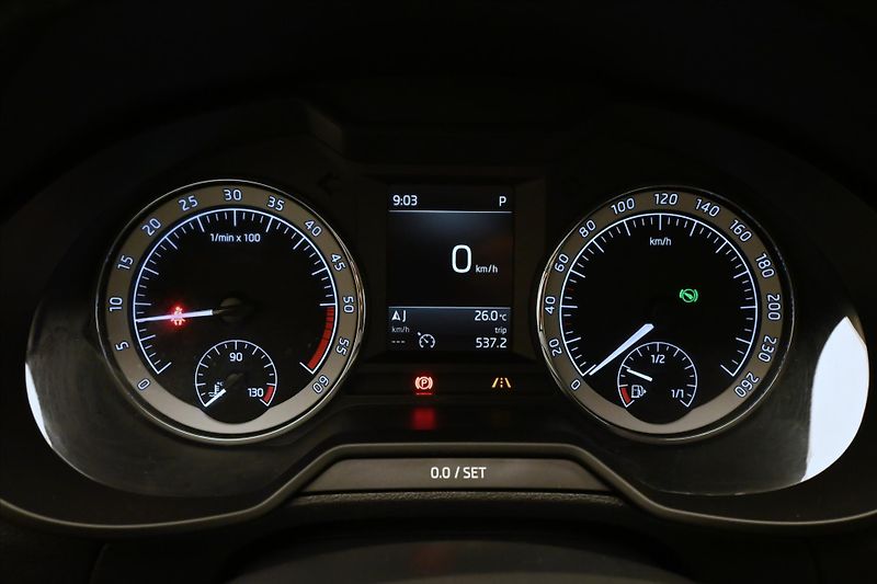 Škoda Octavia 2,0 TDI 110 kW DSG Clever Záru - fotka 16 z 30