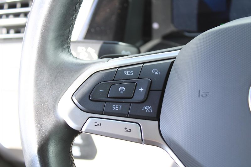Volkswagen Multivan 2.0TDI 110kW DSG LONG HIGHLINE - fotka 13 z 27