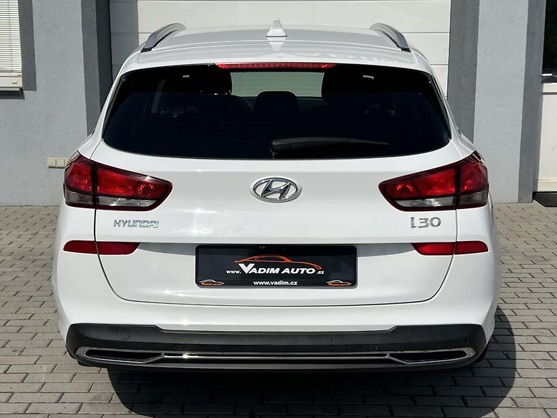 Hyundai i30 (2022) 1.6CRDi 85kW SMART 1.MAJITEL  - fotka 6 z 21