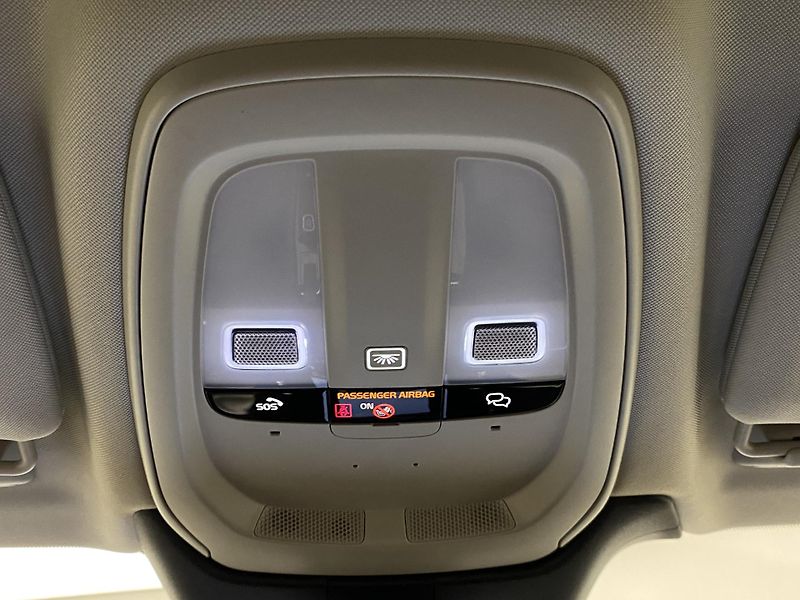 Volvo V90 T6 AWD PLUG-IN DARK PLUS AUT - fotka 30 z 59
