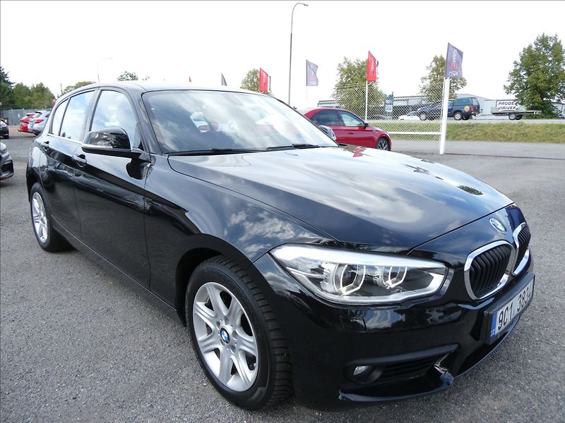 BMW Řada 1 1,5 116i 80kW koupeno v ČR - fotka 1 z 39
