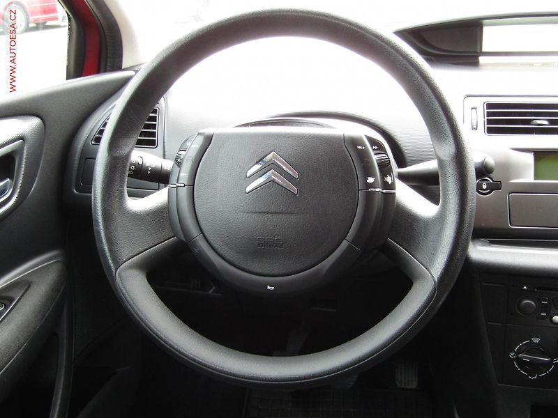 Citroën C4 (2009) 1.4 16V, 1.maj,ČR, AC, STK2 - fotka 12 z 16