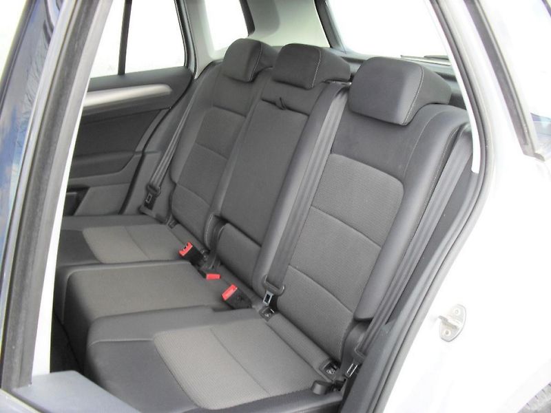 Volkswagen Golf Sportsvan 1,6 TDI ALU ESP PDC REZERVACE! - fotka 15 z 35
