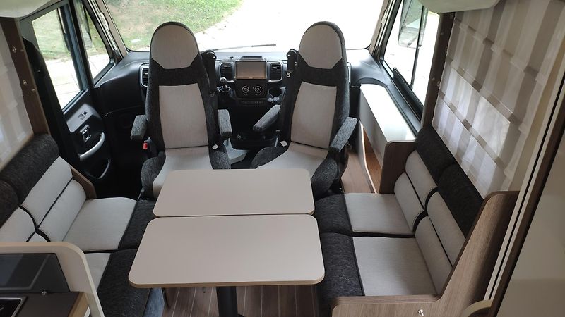 CI Caravans International (2026) MAGIS 87 INTEGRAL 2x skladem - fotka 8 z 27