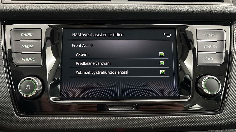 Škoda Fabia 1.0 TSI Ambition Combi - fotka 23 z 23