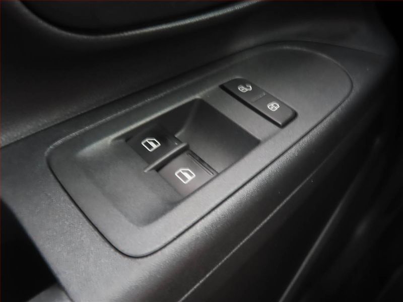 Škoda Citigo (2019) Ambition 1.0 MPI, Serv.kniha - fotka 13 z 13