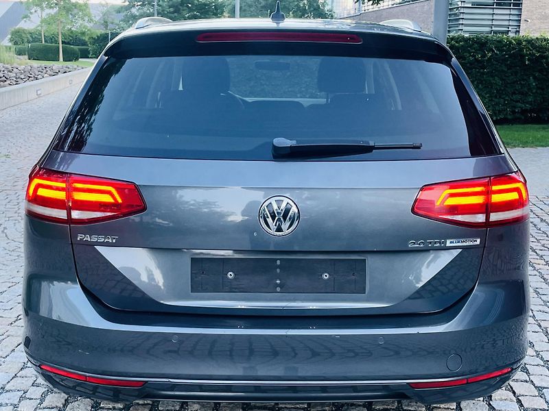 Volkswagen Passat 2.0TDI MANUÁL VÝHŘEV KAMERA - fotka 15 z 47