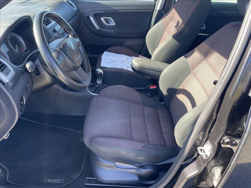 Škoda Fabia 1,4 i 16V 63kw Sportline Klima - fotka 7 z 42