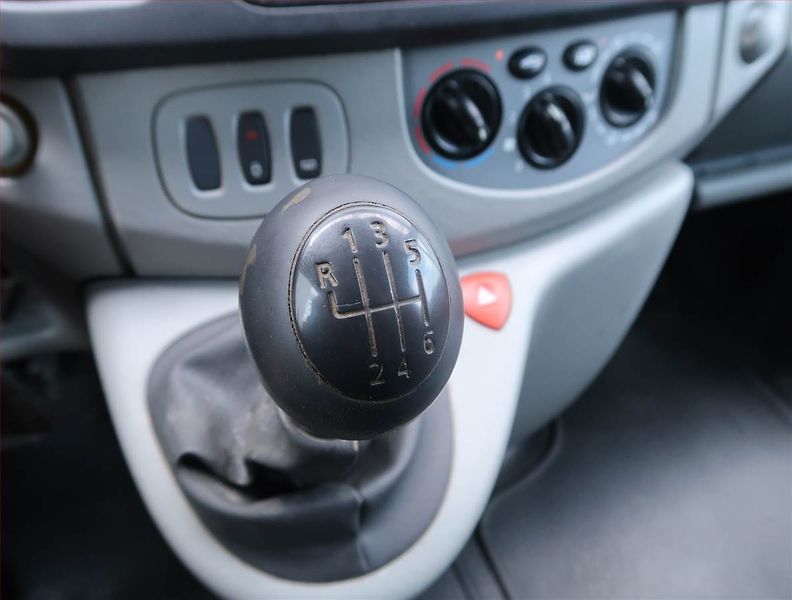 Opel Vivaro (2013) 2.0 CDTI, ČR - fotka 12 z 15