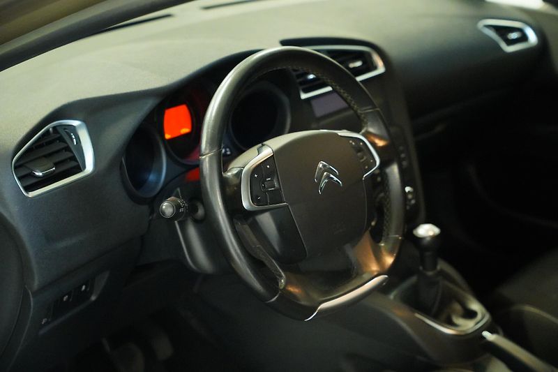 Citroën C4 - fotka 13 z 22