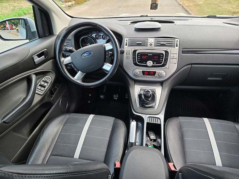 Ford Kuga (2009) Titanium 2,0 TDCi 100kw - 6st. - fotka 11 z 21
