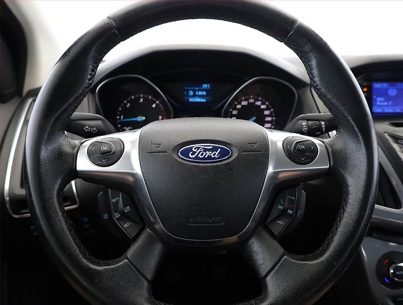 Ford Focus (2011) 1.6 TDCi, po STK, dobrý stav - fotka 8 z 17