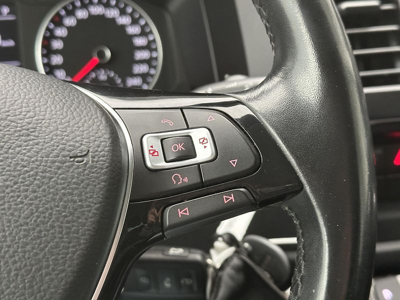 Volkswagen Caravelle 2,0 TDI 110kW DSG 9-Míst CZ - fotka 25 z 36
