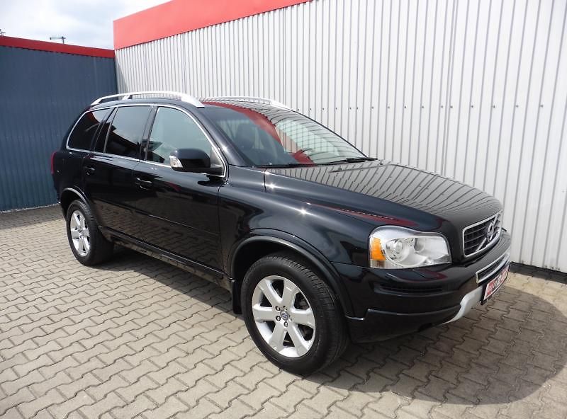 Volvo XC90 2,4 D5 Summum AWD A/T Navi 7.m - fotka 2 z 13