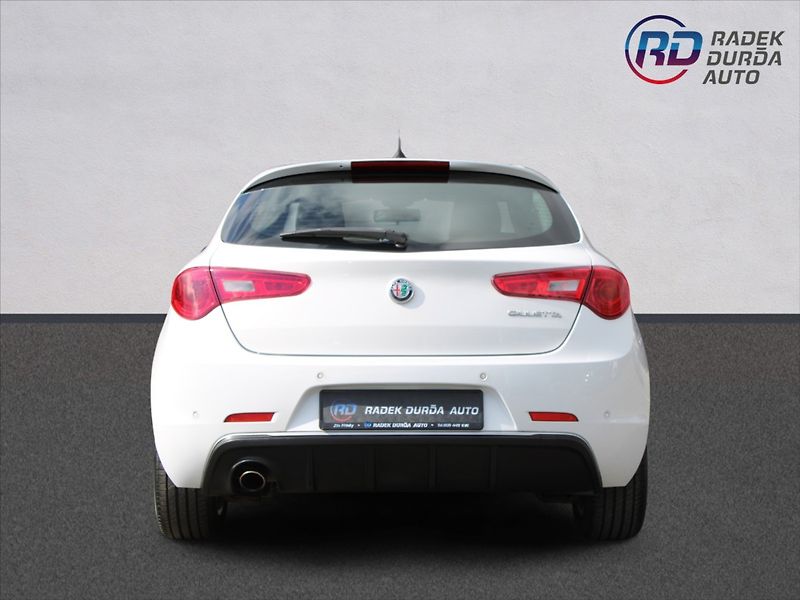 Alfa Romeo Giulietta 1,4 TB  NOVÉ V ČR,1.MAJITEL - fotka 6 z 29