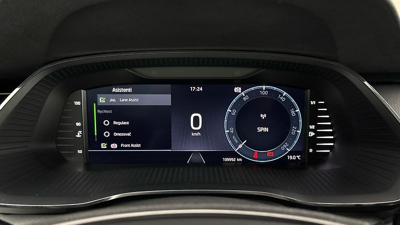 Škoda Octavia 2.0 TDI Ambition Combi - fotka 10 z 26