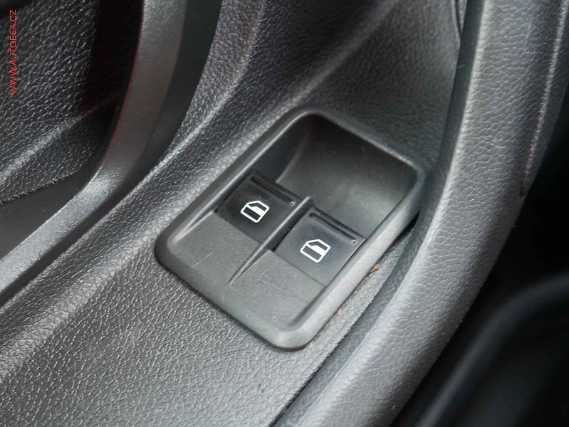 Škoda Fabia (2013) 1.2 TSi, ČR, Ambition, AC - fotka 11 z 15