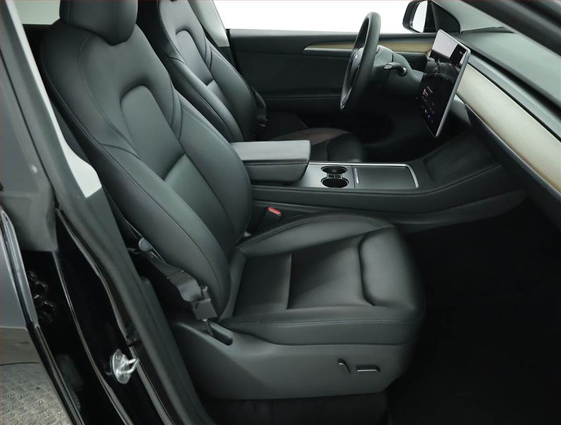 Tesla Model Y (2023) Long Range AWD 79kWh, SoH 91% - fotka 9 z 21