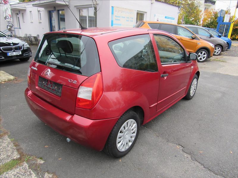 Citroën C2 1,1 i 44kW - fotka 4 z 25