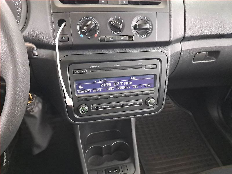 Škoda Roomster (2011) 1.2 TSI, Park. senzory - fotka 12 z 15
