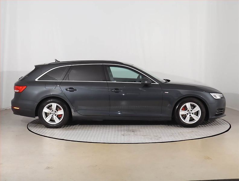 Audi A4 (2016) 2.0 TDI, Kůže, Navi, Bi-Xenony - fotka 6 z 18