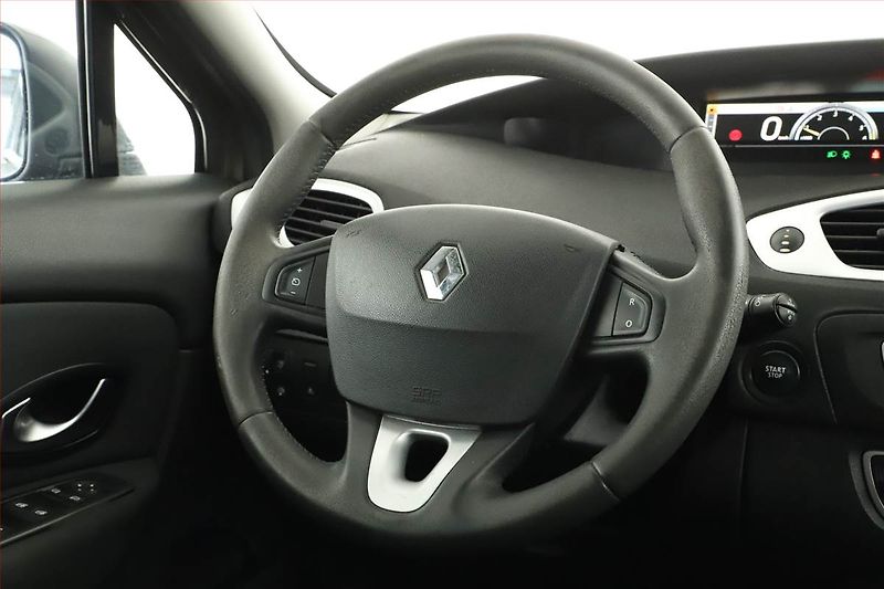 Renault Scénic (2009) 1.9 dCi, po STK, Tažné - fotka 8 z 14