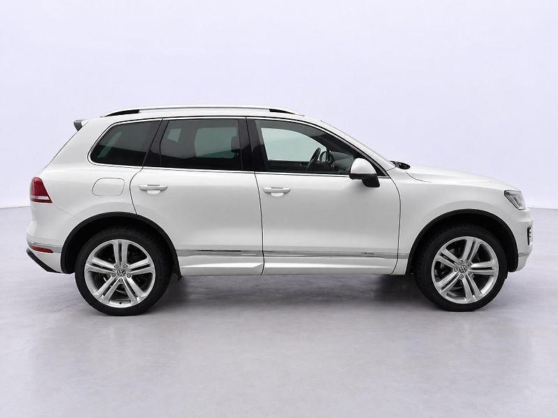 Volkswagen Touareg 3,0 TDI V6 193kW R-Line CZ - fotka 8 z 29