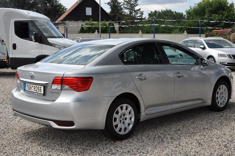 Toyota Avensis 1.8 Valvematic A/T Kůže - fotka 3 z 14