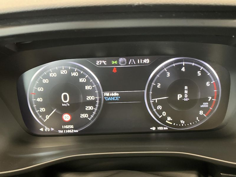 Volvo XC40 T3 FWD Kinetic AT8 - fotka 22 z 36