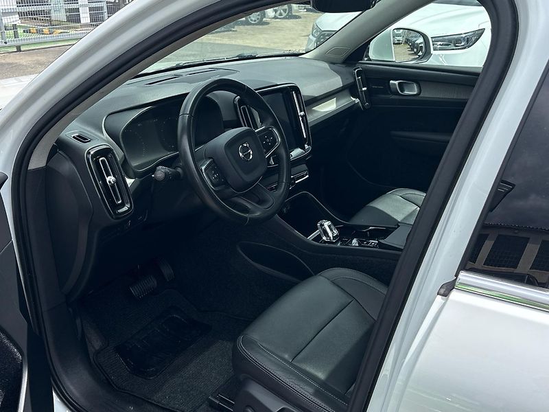 Volvo XC40 (2018) T4 Drive-E Inscription FWD Aut - fotka 7 z 26