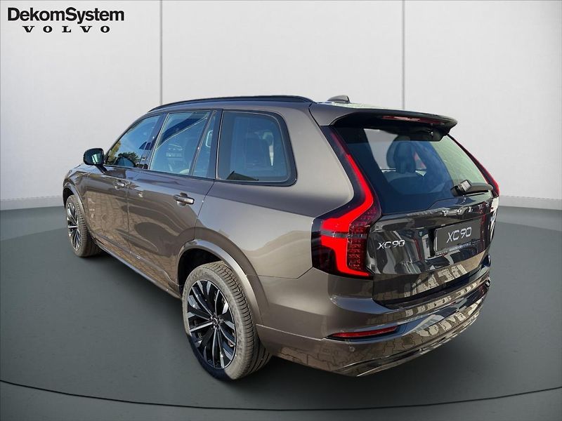 Volvo XC90 (2026) 2,0 B5 AWD Plus Dark 6135 - fotka 4 z 14