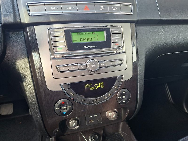 SsangYong Rexton (2015) RX200e-XDi 114kW 4WD 7.MÍST - fotka 14 z 45