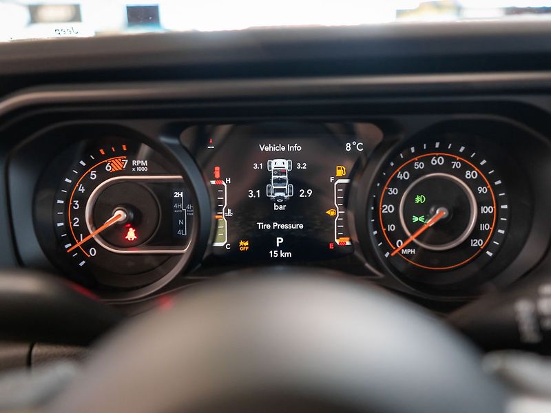 Jeep Wrangler (2026) 3.6 V6 Rubicon X, Naviják - fotka 20 z 35