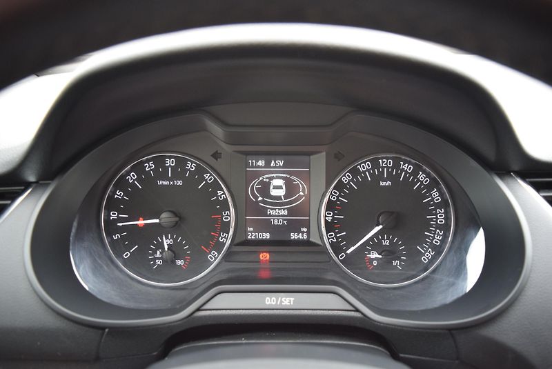 Škoda Octavia (2016) 2.0TDI 110kw ED. JOY BIXEN TAŽ - fotka 33 z 48