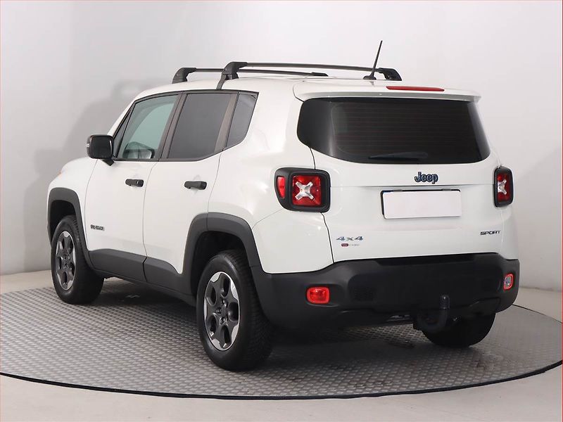 Jeep Renegade (2017) 2.0 MultiJet, 4X4, Serv.kniha - fotka 4 z 17