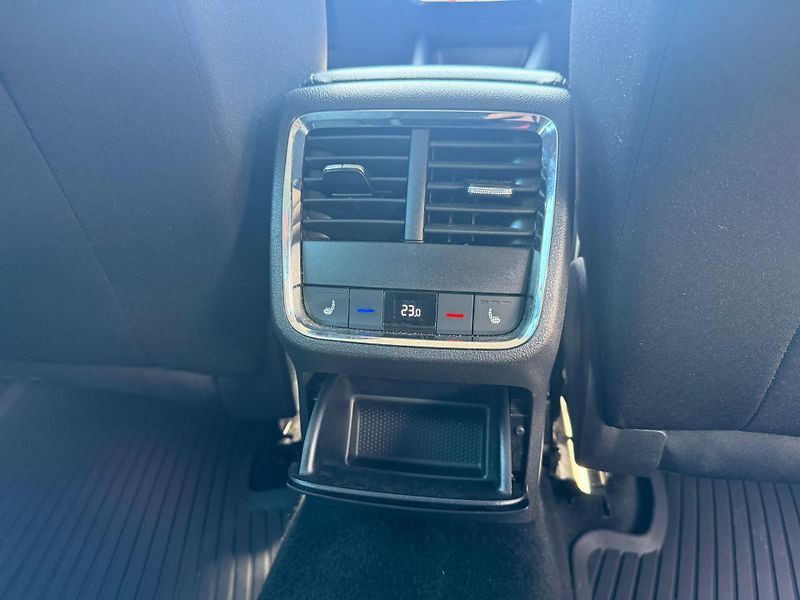 Škoda Octavia Style 2.0 TDI 110kw DSG Combi - fotka 22 z 25